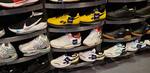 Shoe Store «Champs Sports», reviews and photos, 2200 Eastridge Loop, San Jose, CA 95122, USA