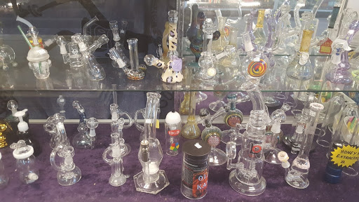 Tobacco Shop «Purple Haze Tobacco and Accessories», reviews and photos, 152 107th Ave, Treasure Island, FL 33706, USA