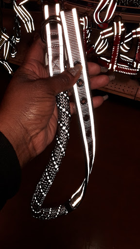 Pet Supply Store «PetSmart», reviews and photos, 4061 Miller Rd, Flint, MI 48507, USA