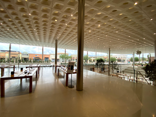 Computer Store «Apple Biltmore», reviews and photos, 2502 E Camelback Rd, Phoenix, AZ 85016, USA