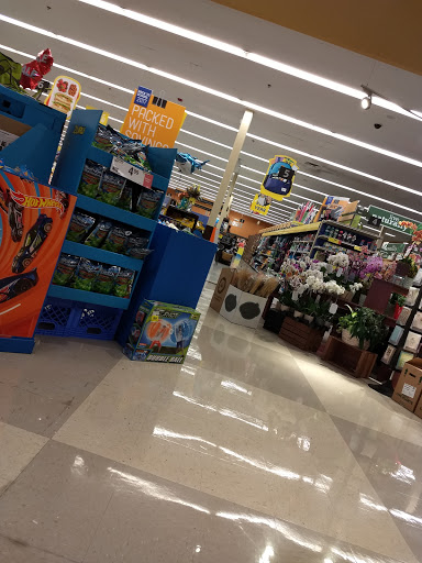 Grocery Store «Kroger», reviews and photos, 350 E Broad St, Pataskala, OH 43062, USA