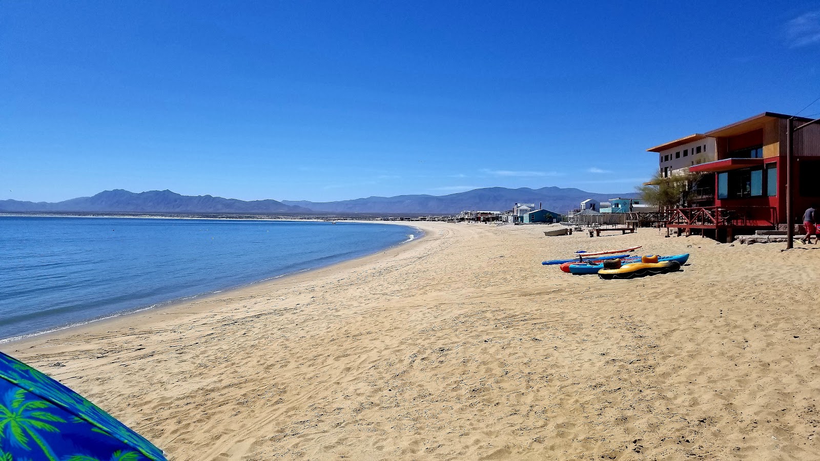 Photo de Playa Bahia Gonzaga avec sable lumineux de surface