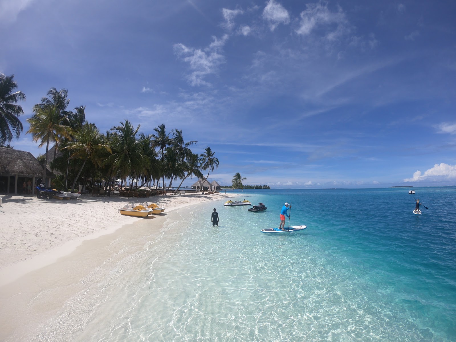 Foto van Conrad Resort Main Island met wit zand oppervlakte