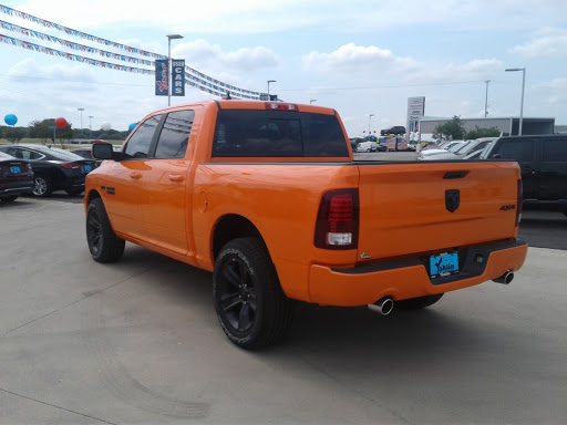 Car Dealer «Yaklin Chrysler Dodge Jeep RAM», reviews and photos, 1550 W Kingsbury St, Seguin, TX 78155, USA