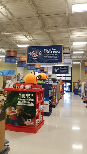 Pet Supply Store «PetSmart», reviews and photos, 5890 Trussville Crossings Pkwy, Birmingham, AL 35235, USA