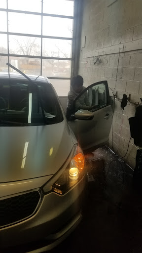 REAL Hand Car Wash & Detailing en Glendale Heights