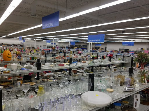 Thrift Store «Goodwill Highlands Ranch», reviews and photos, 8585 Poplar Way, Highlands Ranch, CO 80130, USA