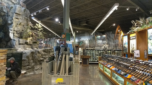 Sporting Goods Store «Bass Pro Shops», reviews and photos, 6112 W Grand Ave, Gurnee, IL 60031, USA