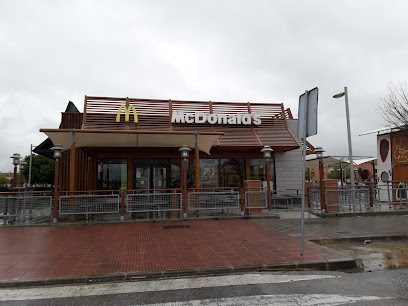 McDonald,s - Ctra. Arahal - Utrera, km. 77, Av. Cuesta del Merendero, 41710 Utrera, Sevilla, Spain