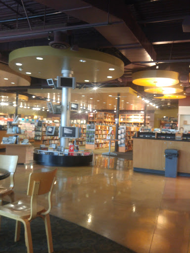 Christian Book Store «The Harvest Bookstore», reviews and photos, 6115 Arlington Ave, Riverside, CA 92504, USA