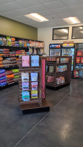 EarthWise Pet Supply, 4701 Bauer Farm Drive b, Lawrence, KS 66049, USA, 