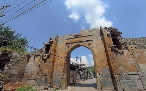 Sangeen darwaza image