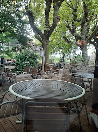 Atmosphère du Restaurant français Chez Bibet à Saint-Bernard - n°4