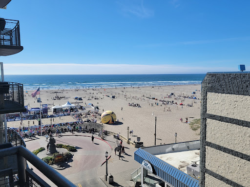 Shopping Mall «Seaside Beach Oregon», reviews and photos, 229-299 S Promenade, Seaside, OR 97138, USA