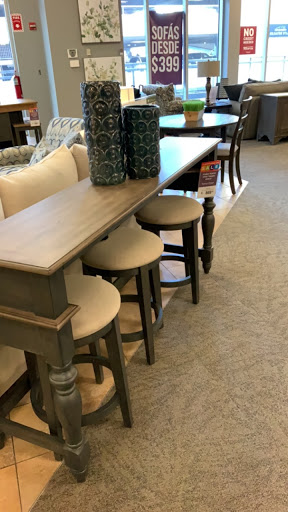 Furniture Store «Raymour & Flanigan Furniture and Mattress Store», reviews and photos, 610 Exterior Street, Bronx, NY 10451, USA