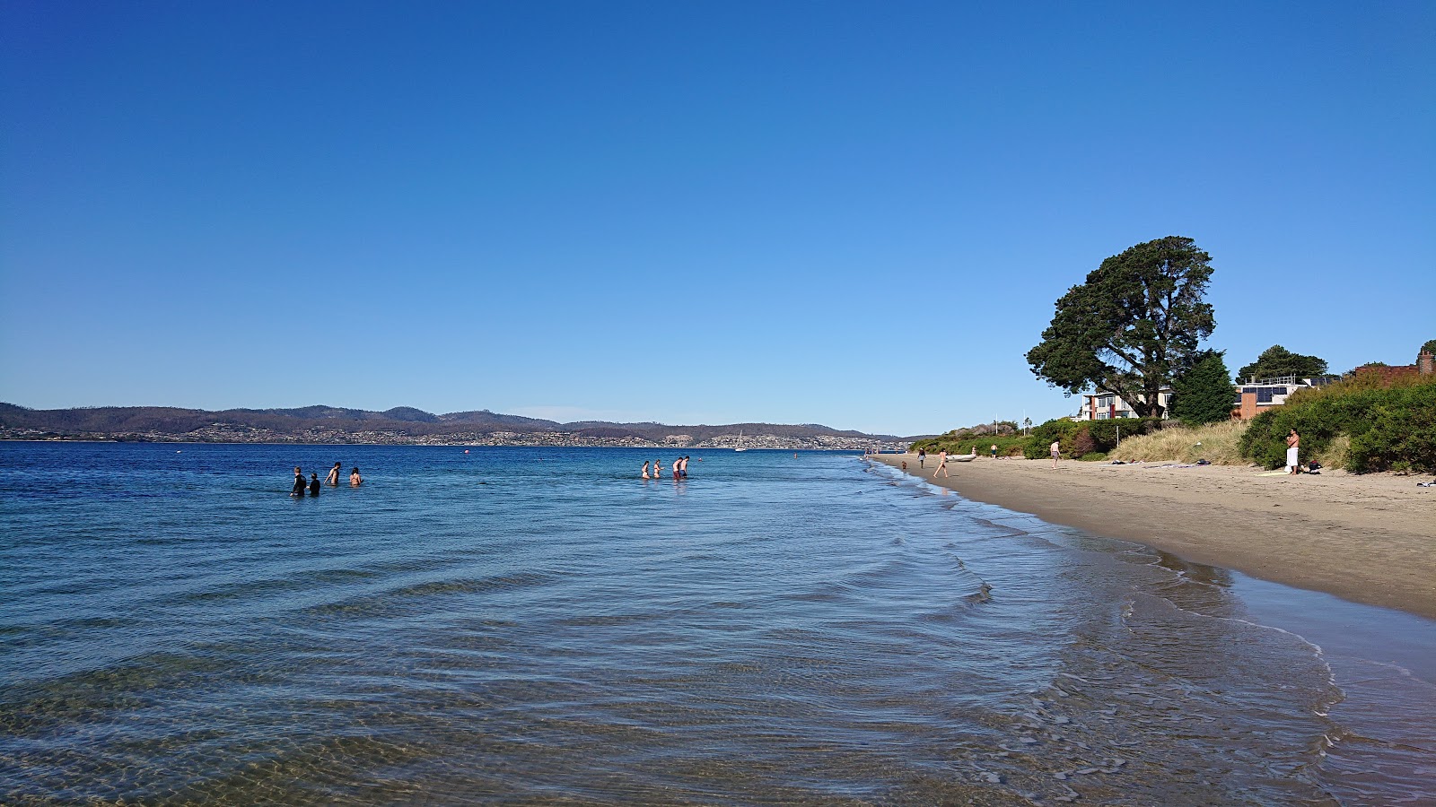 Foto av Nutgrove Beach och bosättningen