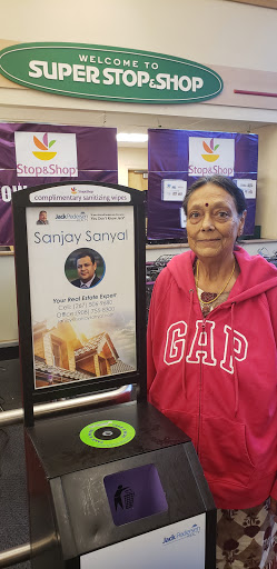 Grocery Store «Stop & Shop», reviews and photos, 24 Summerfield Blvd, Dayton, NJ 08810, USA