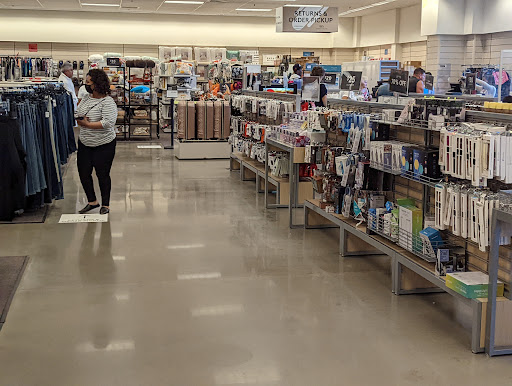 Department Store «Nordstrom Rack Bergen Town Center», reviews and photos, 510 Bergen Town Center, Paramus, NJ 07652, USA