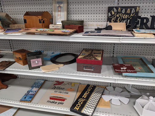 Variety Store «Goodwill», reviews and photos