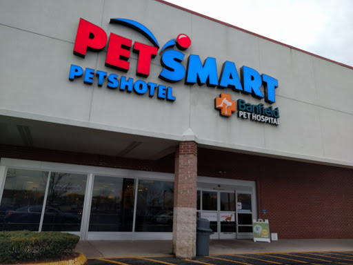 PetSmart, 5 Main St, East Hartford, CT 06118, USA, 