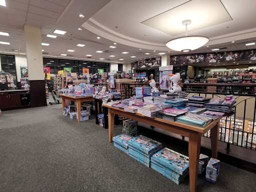 Barnes & Noble image