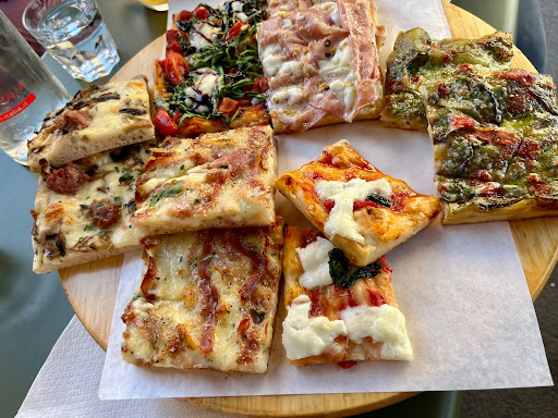 Pizza Zizza in Roma, Città Metropolitana di Roma Capitale