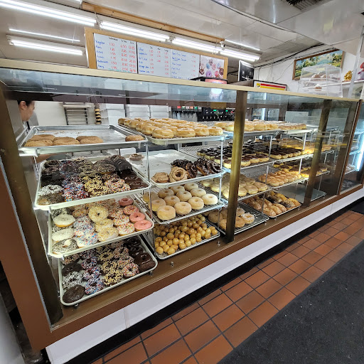 Bakery «Fresno Donut House», reviews and photos, 3145 N Blackstone Ave, Fresno, CA 93703, USA