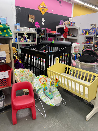 Thrift Store «Uniquely Odd Thrift Shop», reviews and photos, 14 Commercial Plaza, Elkton, MD 21921, USA