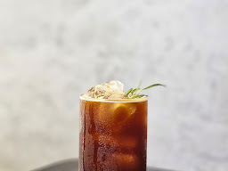 อร่อยพอ Specialty coffee and Slower Bar