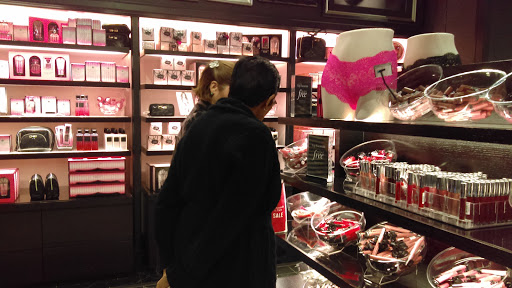 Shopping Mall «Stamford Town Center», reviews and photos, 100 Greyrock Pl, Stamford, CT 06901, USA