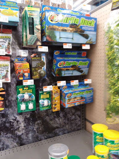 Pet Supply Store «Pet Supplies Plus», reviews and photos, 13360 W 87th St Pkwy, Lenexa, KS 66215, USA