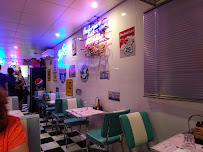 Atmosphère du Restaurant de hamburgers Ritchie's diner à Créancey - n°10