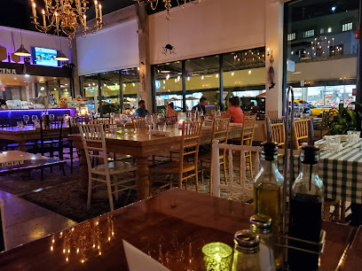 Di Mauro´s Italian Restaurant & Bar - 1464 Washington Ave, Miami Beach, FL 33139