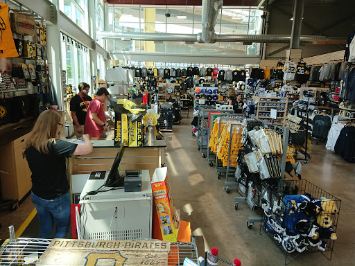 Sportswear Store «THE STEELERS PRO SHOP», reviews and photos, 100 Art Rooney Ave, Pittsburgh, PA 15212, USA