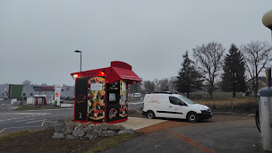 Photo n°8 de Point pizz' - Distributeur Automatique de Pizza - Villefranche De Rouergue à Villefranche-de-Rouergue ()
