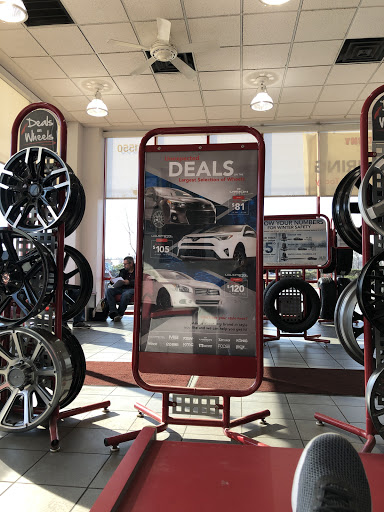 Tire Shop «Discount Tire Store», reviews and photos, 41550 Ford Rd, Canton, MI 48187, USA