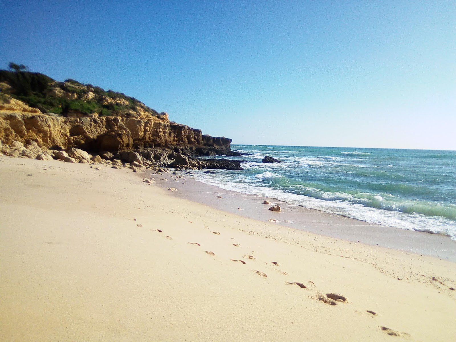 Praia da Balbina的照片 带有小海湾