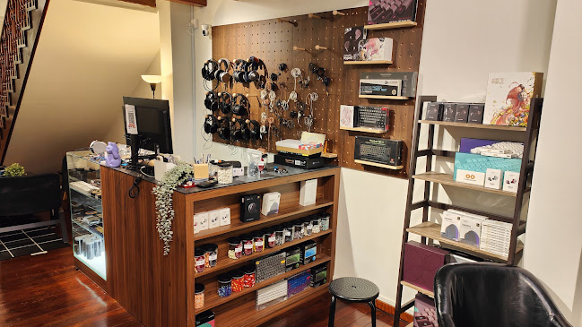 Ratings and reviews of The Hangout by Crinacle