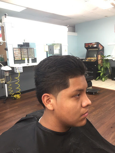 Barber Shop «U.S. CUTS BARBERSHOP INC.», reviews and photos, 426 E Derby Ave, Auburndale, FL 33823, USA