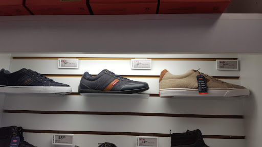 Shopping Mall «Warrenton Village Center», reviews and photos, 251 Lee Hwy, Warrenton, VA 20186, USA