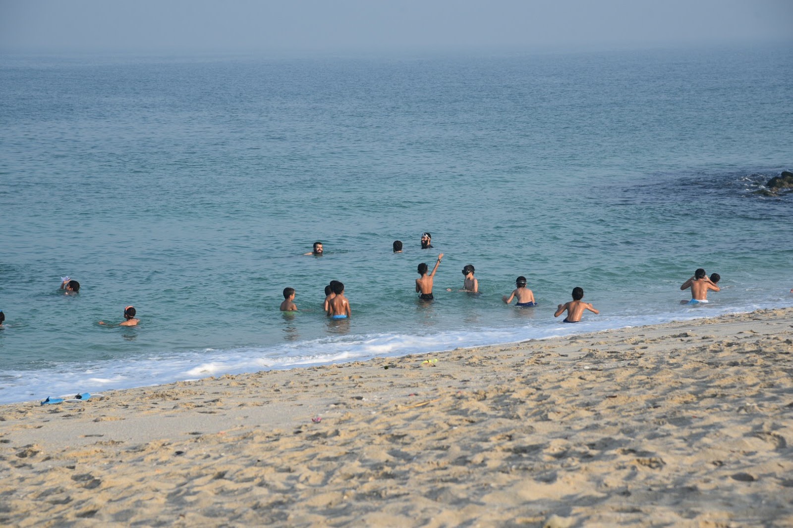 Fotografija Al Hamriyah Public beach z turkizna čista voda površino