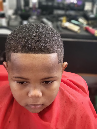 Barber Shop «The Edge Barber Shop», reviews and photos, 8150 NW Prairie View Rd, Kansas City, MO 64152, USA