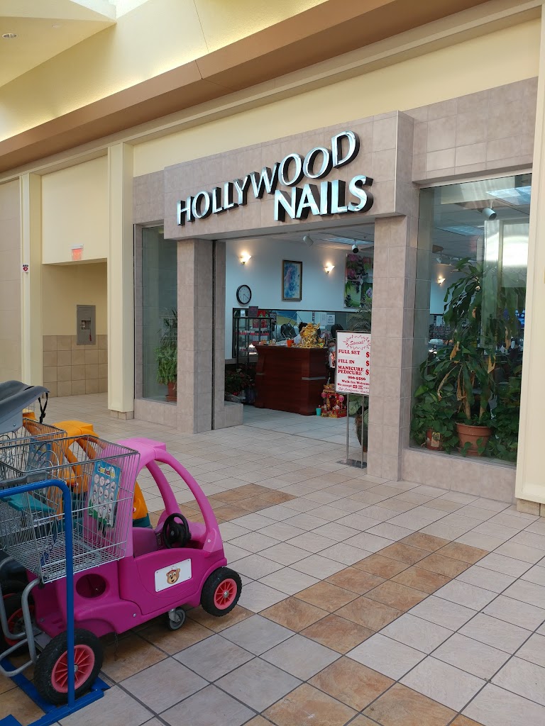 Hollywood Nails 40219