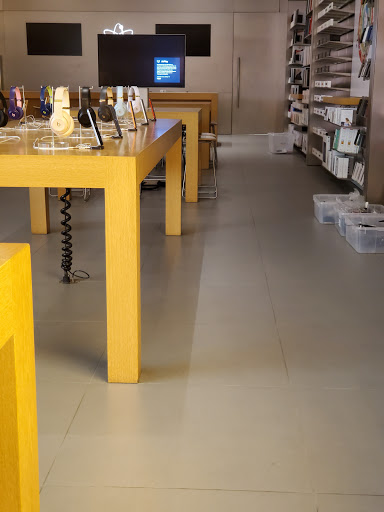 Computer Store «Apple King Street», reviews and photos, 301 King St, Charleston, SC 29401, USA