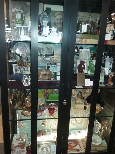 Thrift Store «Top Drawer Thrift», reviews and photos, 4902 Burnet Rd, Austin, TX 78756, USA