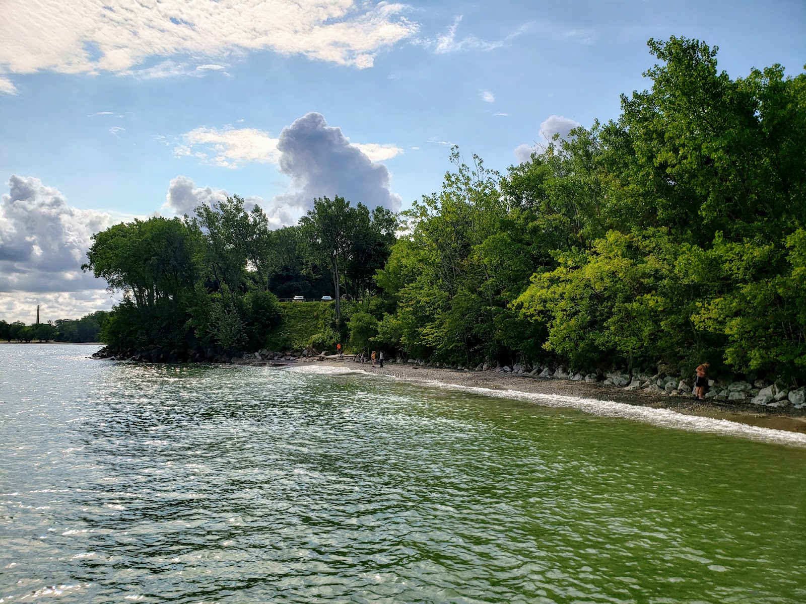 Perkins Beach的照片 带有碧绿色纯水表面