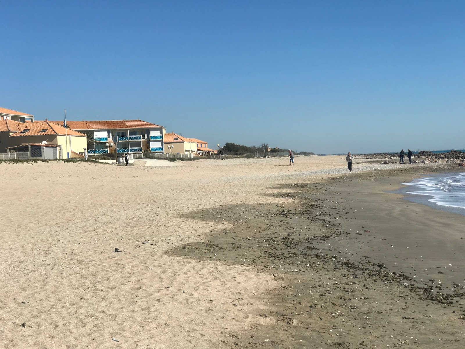 Frontignan plage'in fotoğrafı - rahatlamayı sevenler arasında popüler bir yer