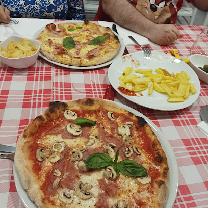 Ciao Bella - pizzeria italiana tradicional - C. de los Hermanos Becerril, 5, planta baja, 16004 Cuenca, Spain