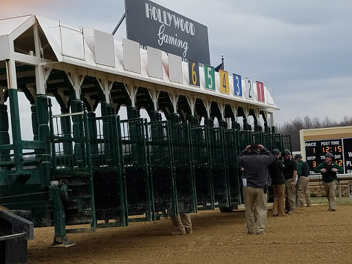 Car Racing Track «Hollywood Gaming at Mahoning Valley Race Course», reviews and photos, 655 N Canfield Niles Rd, Youngstown, OH 44515, USA