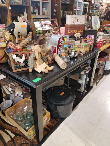 Flea Market «Trader Buck’s Flea Markets», reviews and photos, 1659 Eastway Dr, Crawfordsville, IN 47933, USA